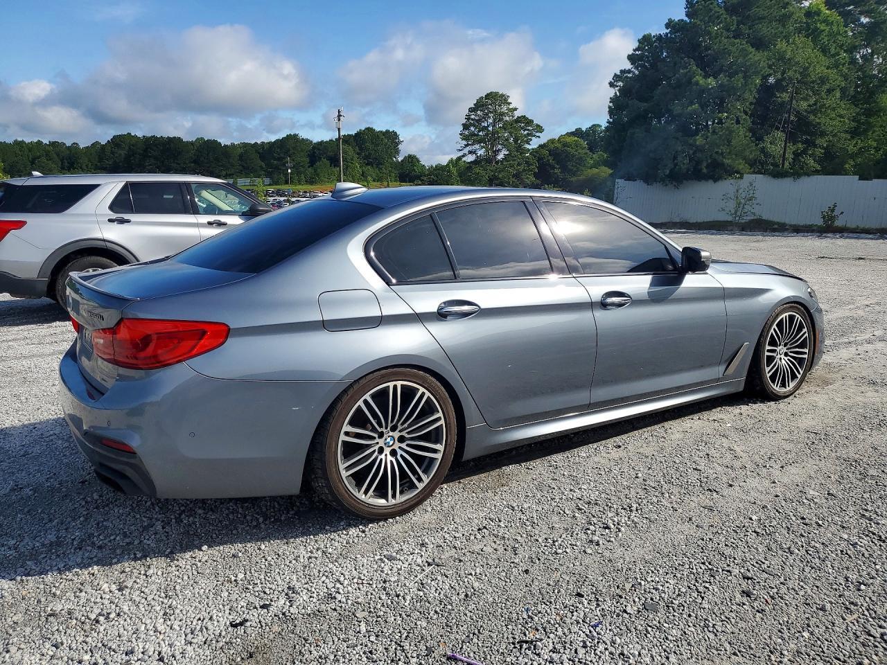 WBAJB9C5XJB287277 2018 BMW 5 SERIES photo no. 3