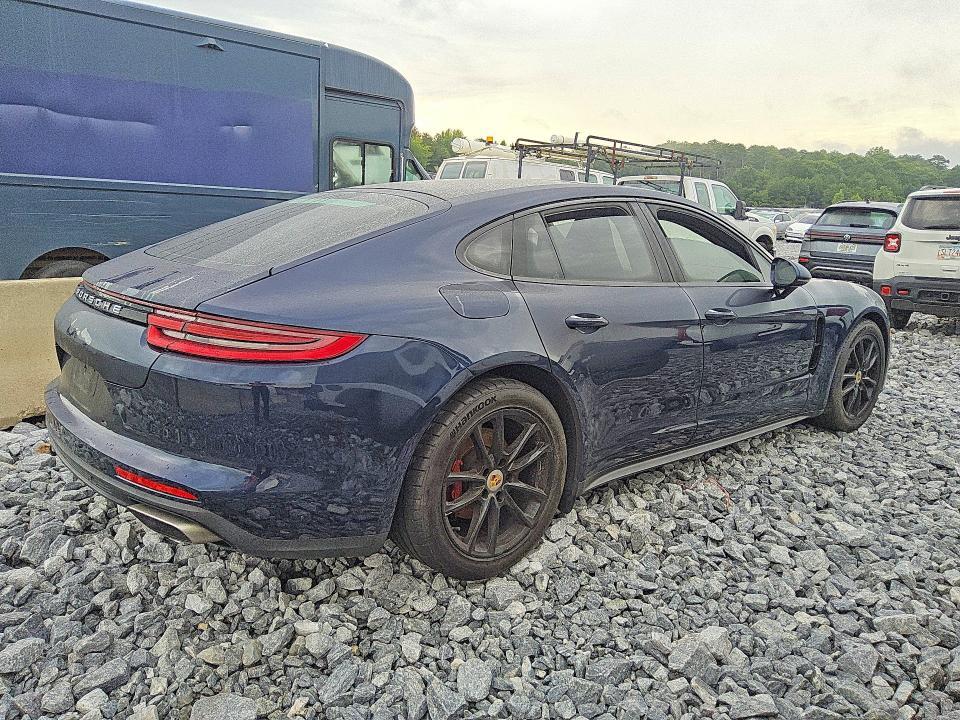 2018 PORSCHE PANAMERA 4 — Фото 3 из 12
