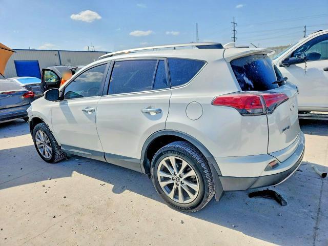 2T3YFREV2JW435819 2018 TOYOTA RAV4 photo no. 2