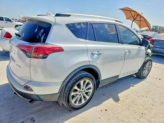 2T3YFREV2JW435819 2018 TOYOTA RAV4 photo no. 3