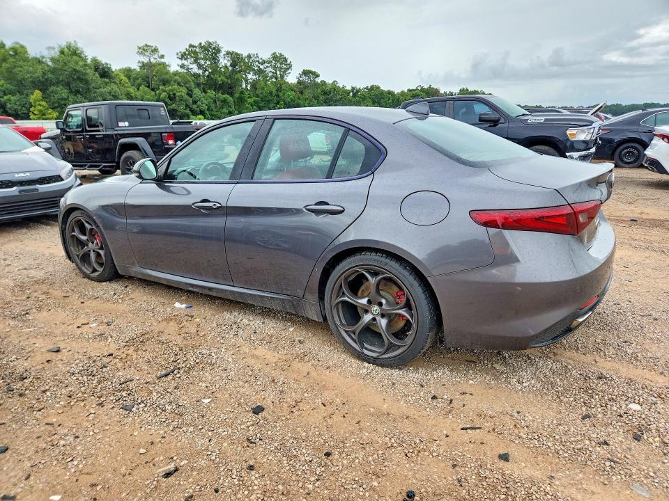 2018 ALFA ROMEO GIULIA TI — Фото 2 из 13