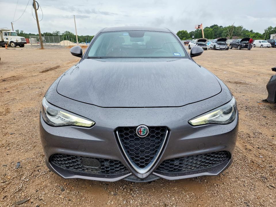 2018 ALFA ROMEO GIULIA TI — Фото 5 из 13