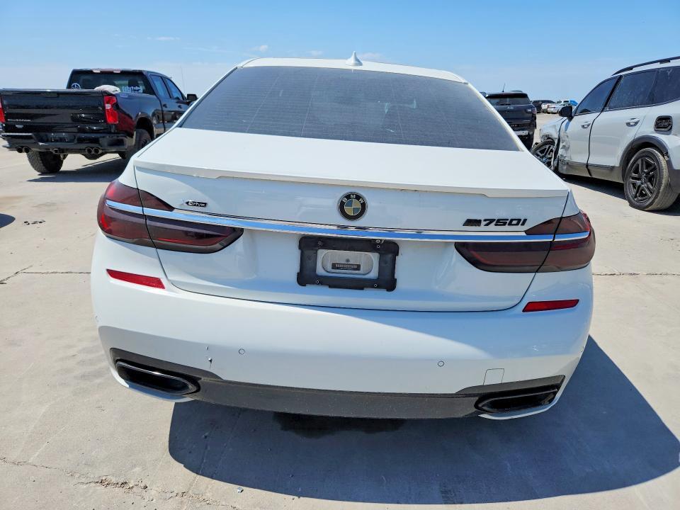 2018 BMW 750 XI — Фото 6 из 13