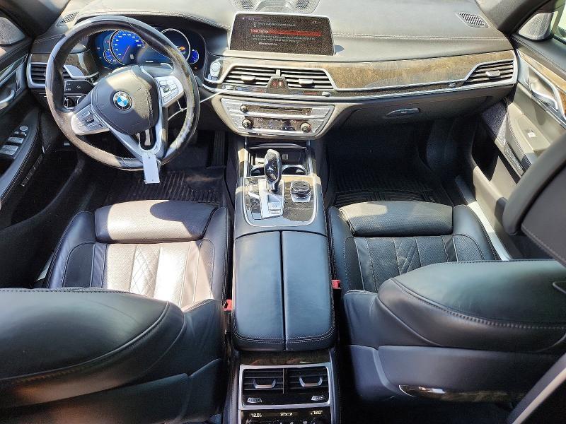 2018 BMW 750 XI — Фото 8 из 13