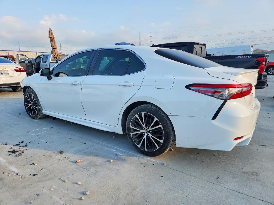 2018 TOYOTA CAMRY SE — Фото 2 из 13