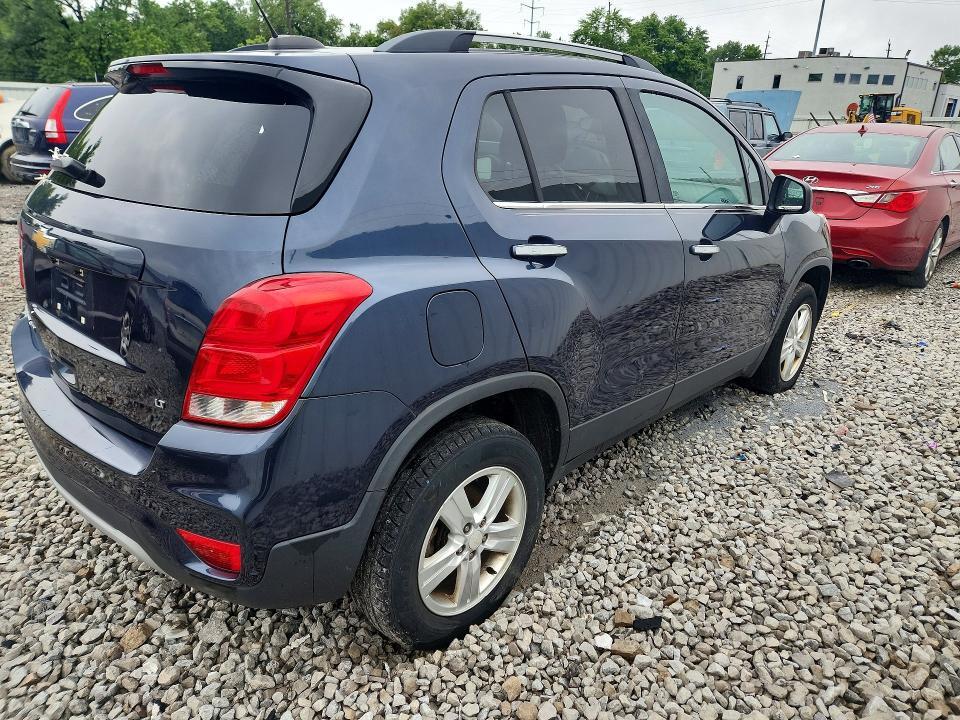 2018 CHEVROLET TRAX 1LT — Фото 3 из 13