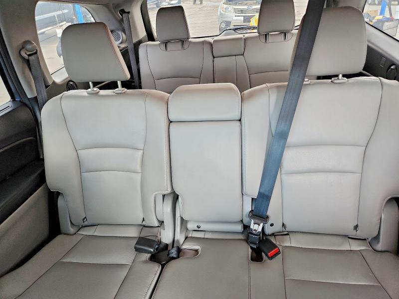 5FNYF6H92HB065887 2017 HONDA PILOT photo no. 10