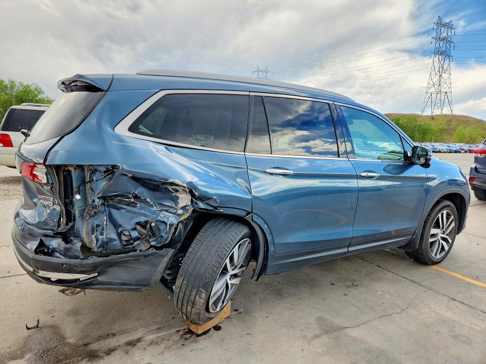 5FNYF6H92HB065887 2017 HONDA PILOT photo no. 3