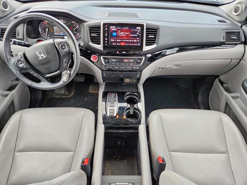 5FNYF6H92HB065887 2017 HONDA PILOT photo no. 8