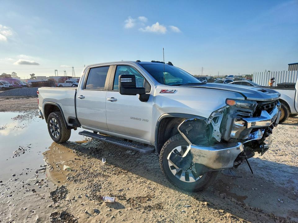 2021 CHEVROLET SILVERADO K2500 HEAVY DUTY LT — Фото 4 из 12