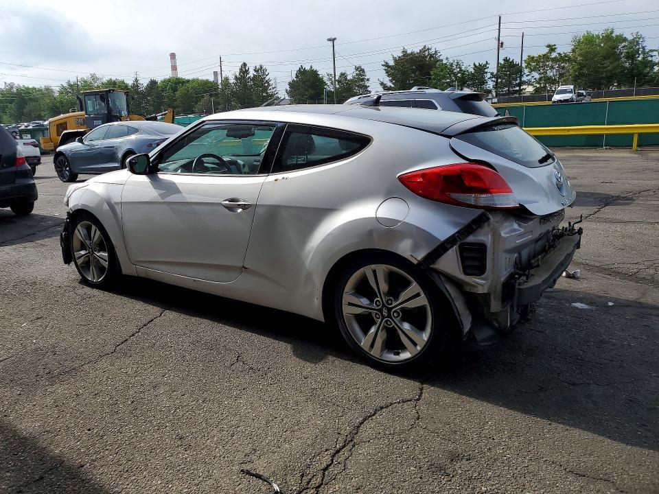 2017 HYUNDAI VELOSTER VALUE EDITION — Фото 2 из 13