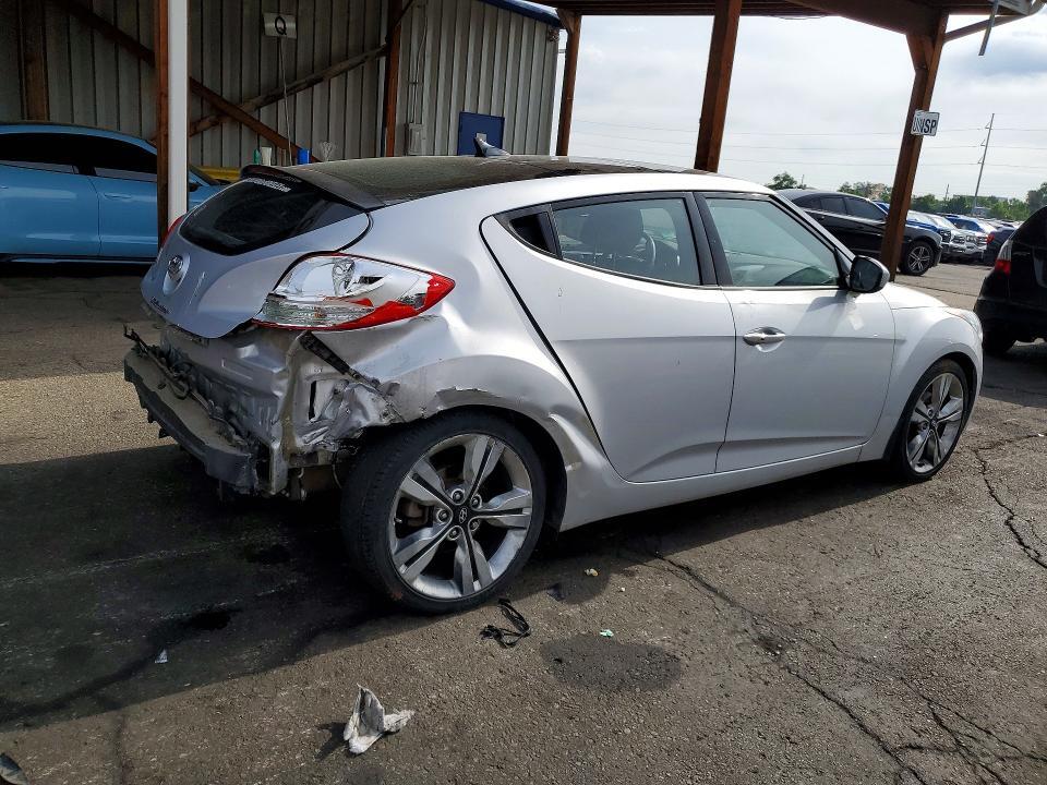 2017 HYUNDAI VELOSTER VALUE EDITION — Фото 3 из 13