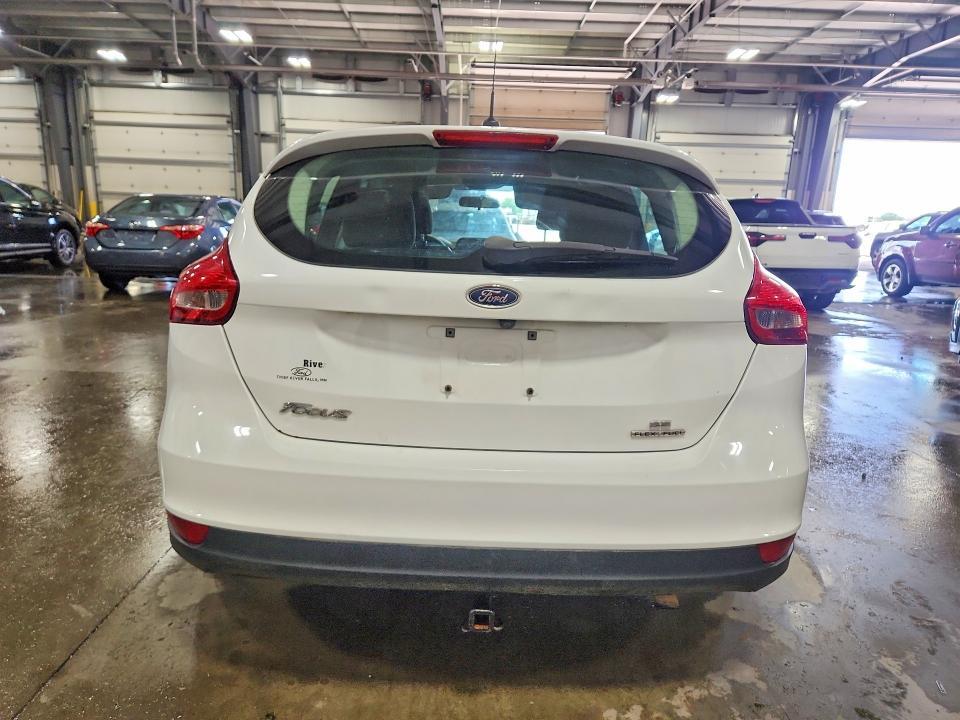 2016 FORD FOCUS SE — Фото 6 из 12