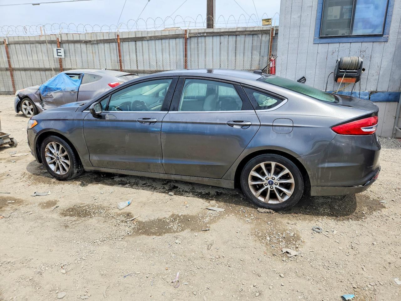 2017 FORD FUSION SE — Фото 2 из 12