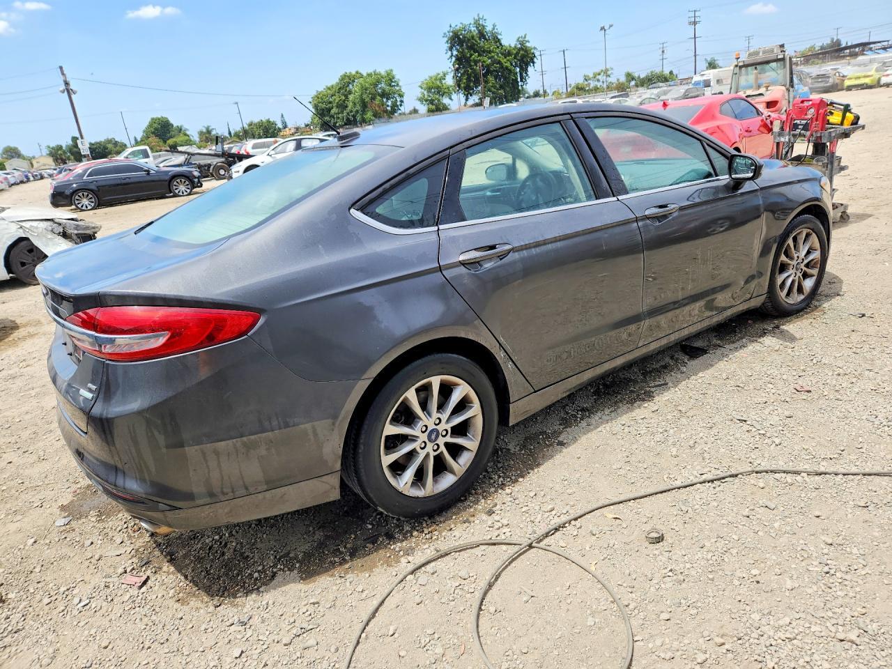 2017 FORD FUSION SE — Фото 3 из 12