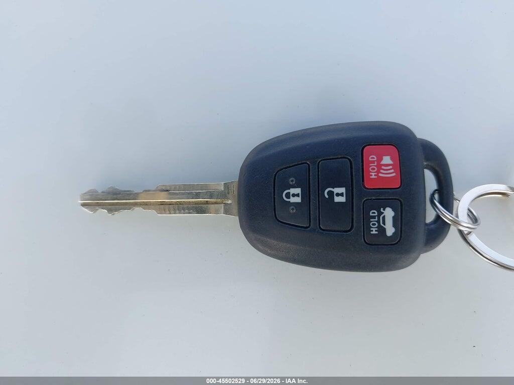 5YFBURHE3HP697330 2017 TOYOTA COROLLA photo no. 11