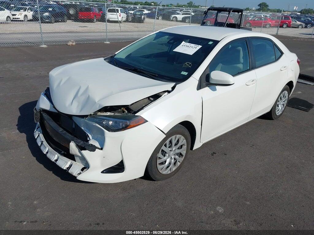 5YFBURHE3HP697330 2017 TOYOTA COROLLA photo no. 2