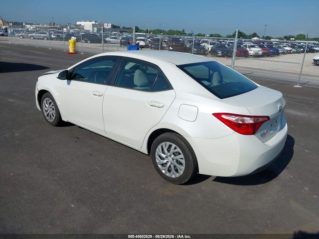 5YFBURHE3HP697330 2017 TOYOTA COROLLA photo no. 3