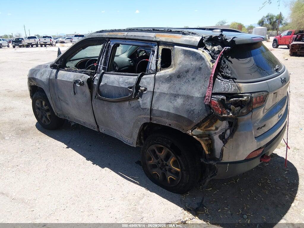 3C4NJDDB1JT441615 2018 JEEP COMPASS photo no. 3