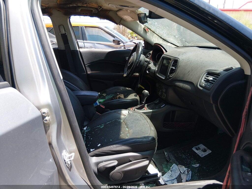3C4NJDDB1JT441615 2018 JEEP COMPASS photo no. 5