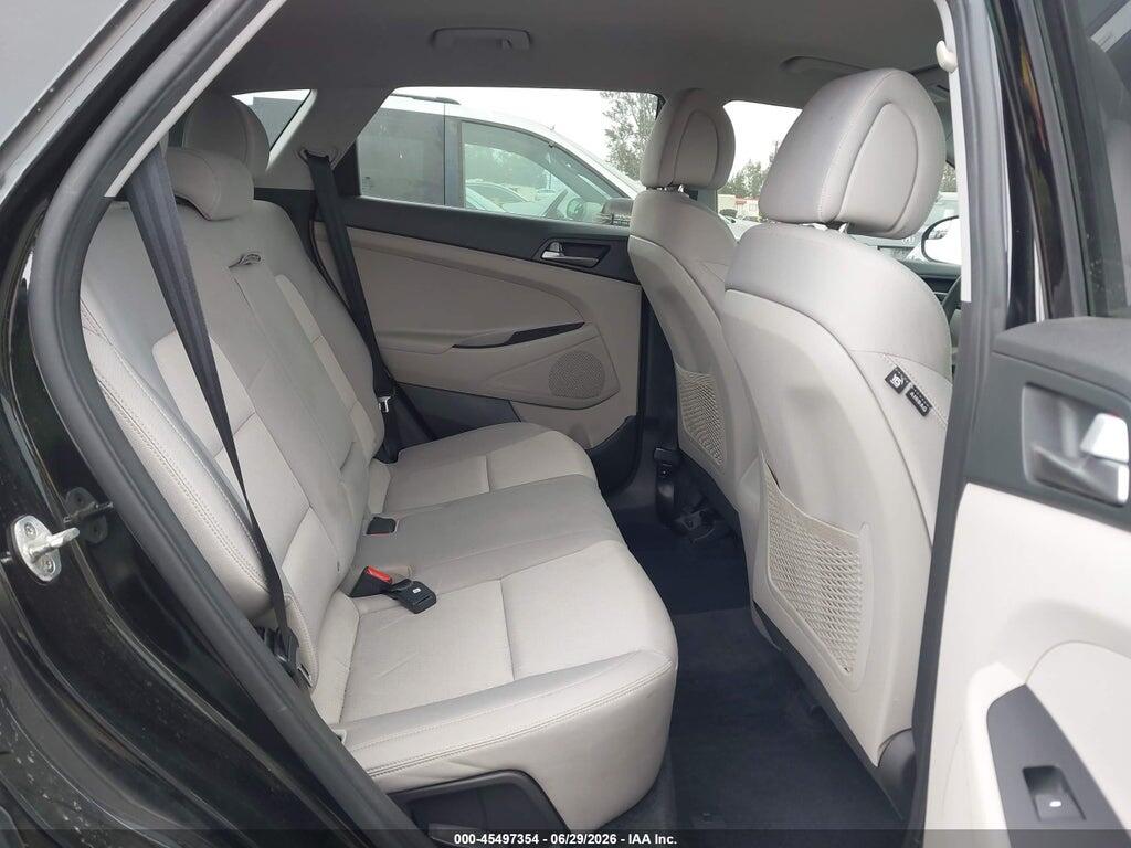 KM8J3CA49HU522611 2017 HYUNDAI TUCSON photo no. 8