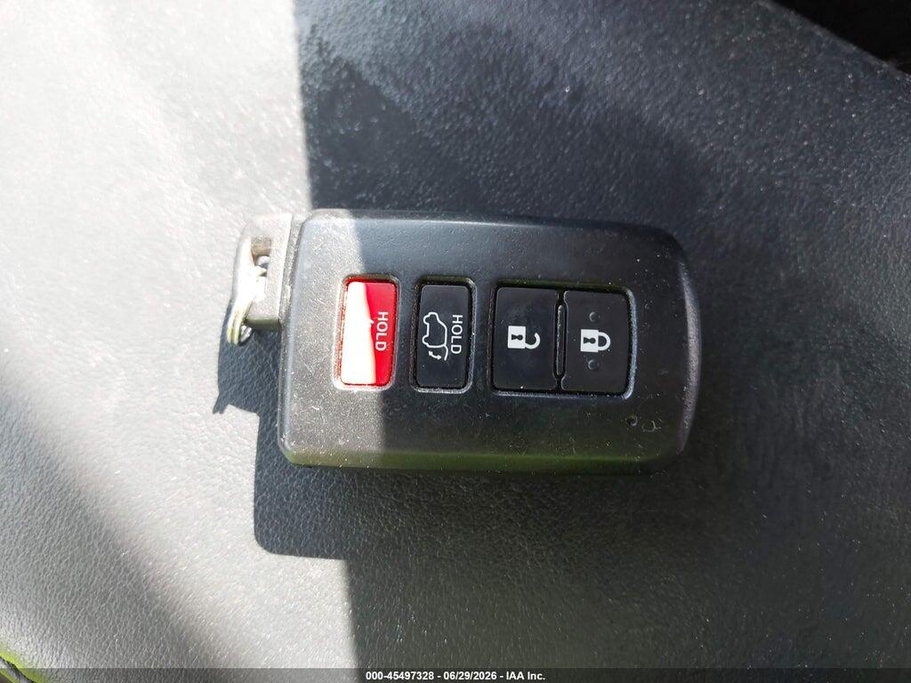 JTMDFREV1HD207719 2017 TOYOTA RAV4 photo no. 11