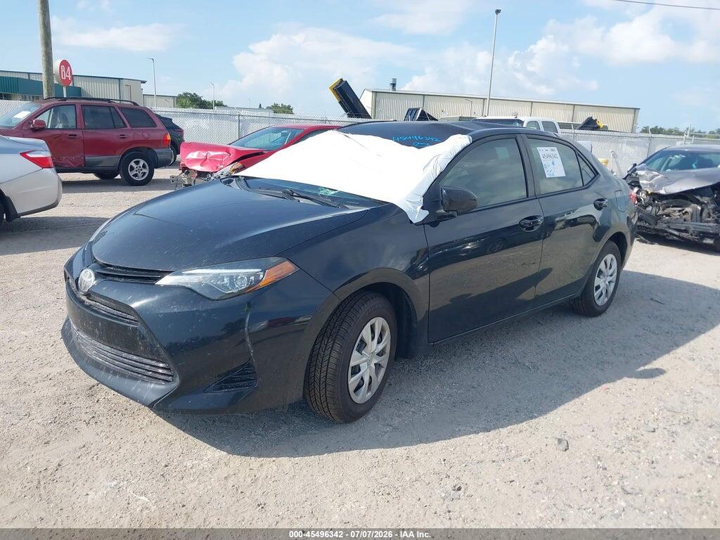 5YFBURHE9JP851044 2018 TOYOTA COROLLA photo no. 2
