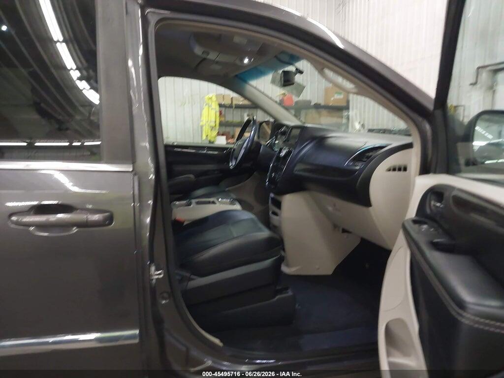 2C4RC1BG4GR288510 2016 CHRYSLER TOWN & COUNTRY photo no. 5