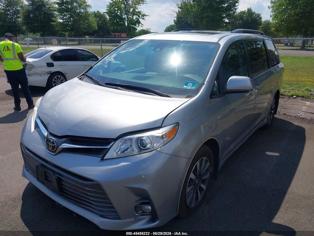 5TDDZ3DC3JS207476 2018 TOYOTA SIENNA photo no. 2