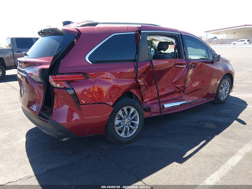 5TDJRKEC2MS068814 2021 TOYOTA SIENNA photo no. 4