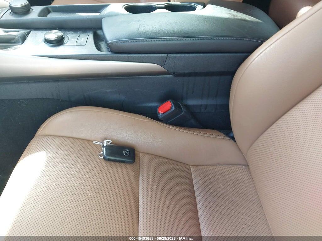 JTHBA1D20J5075114 2018 LEXUS IS 300 photo no. 11