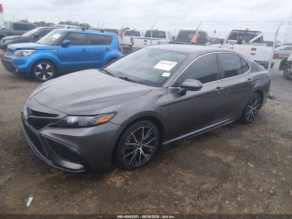 4T1G11AK2NU002040 2022 TOYOTA CAMRY photo no. 2