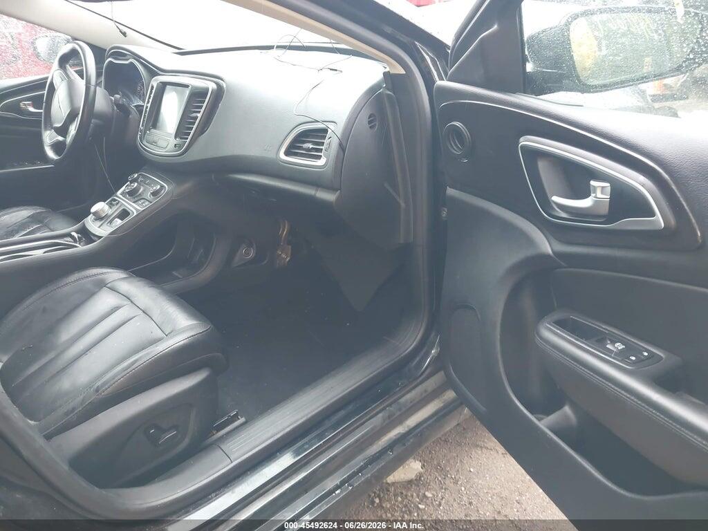 1C3CCCCB0GN147245 2016 CHRYSLER 200 photo no. 5