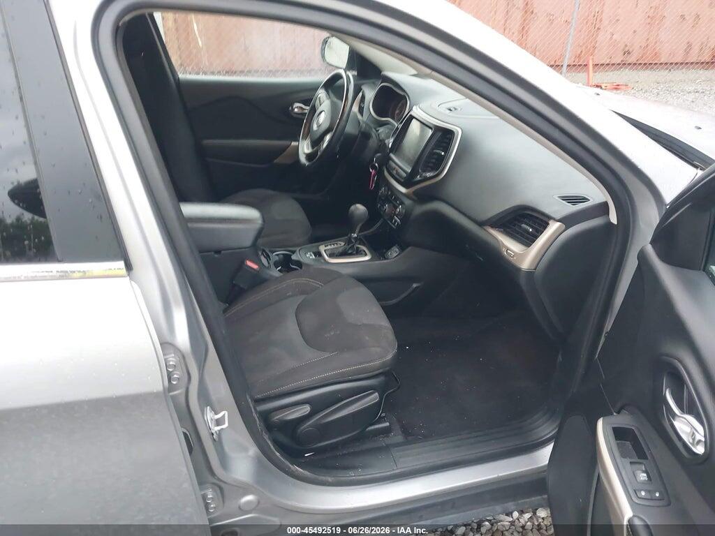 1C4PJLCB3HW596272 2017 JEEP CHEROKEE photo no. 5