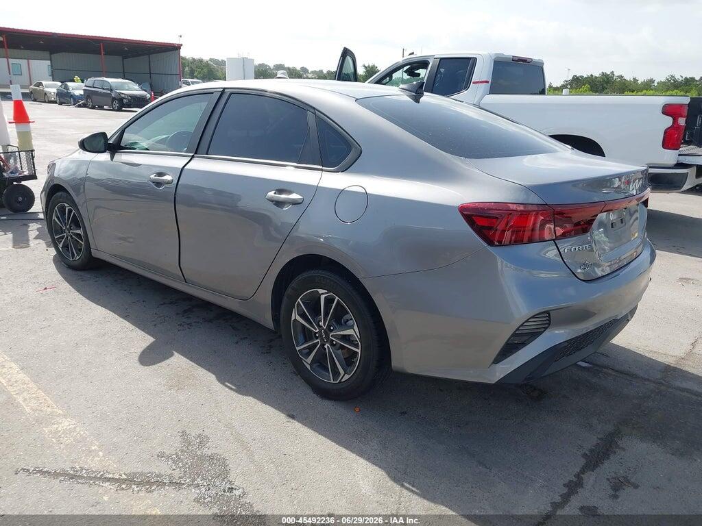 3KPF24AD7PE683894 2023 KIA FORTE photo no. 3