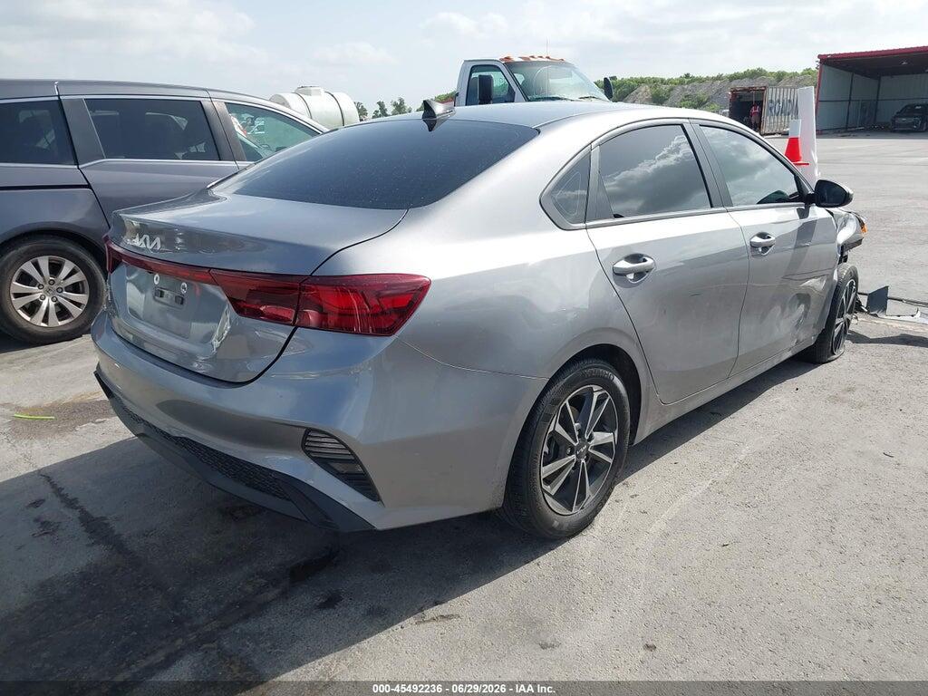 3KPF24AD7PE683894 2023 KIA FORTE photo no. 4