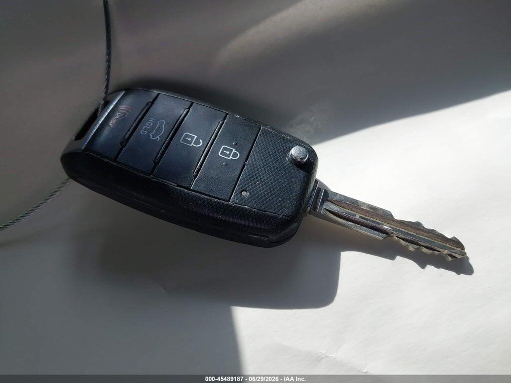 3KPFK4A73HE039594 2017 KIA FORTE photo no. 11