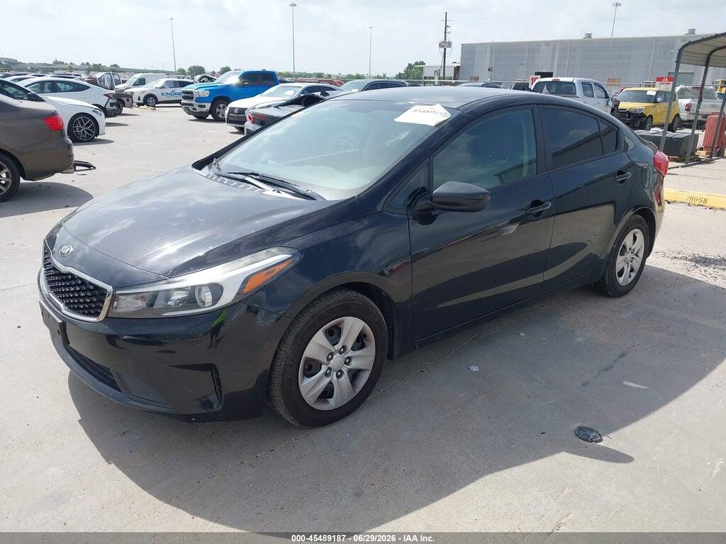 3KPFK4A73HE039594 2017 KIA FORTE photo no. 2