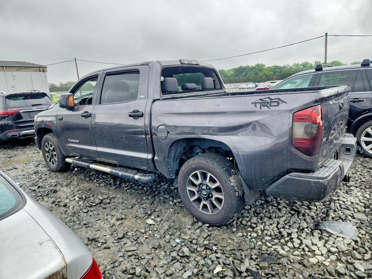 2016 TOYOTA TUNDRA SR5 — Фото 2 из 12