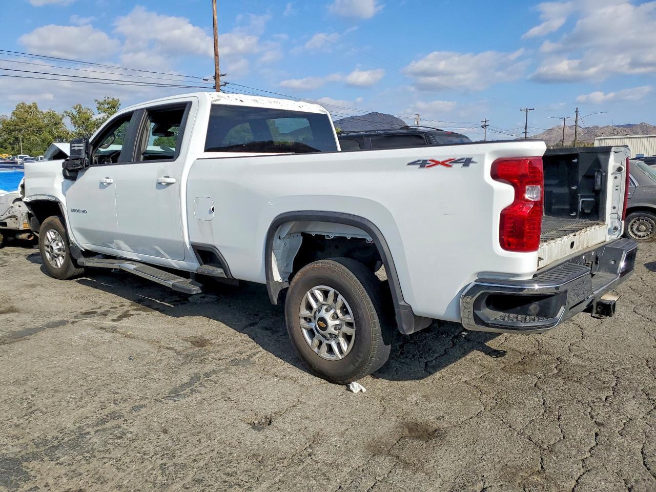 2025 CHEVROLET SILVERADO K2500 HEAVY DUTY LT — Фото 2 из 12