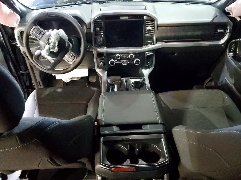 2025 FORD F150 XLT — Фото 8 из 12