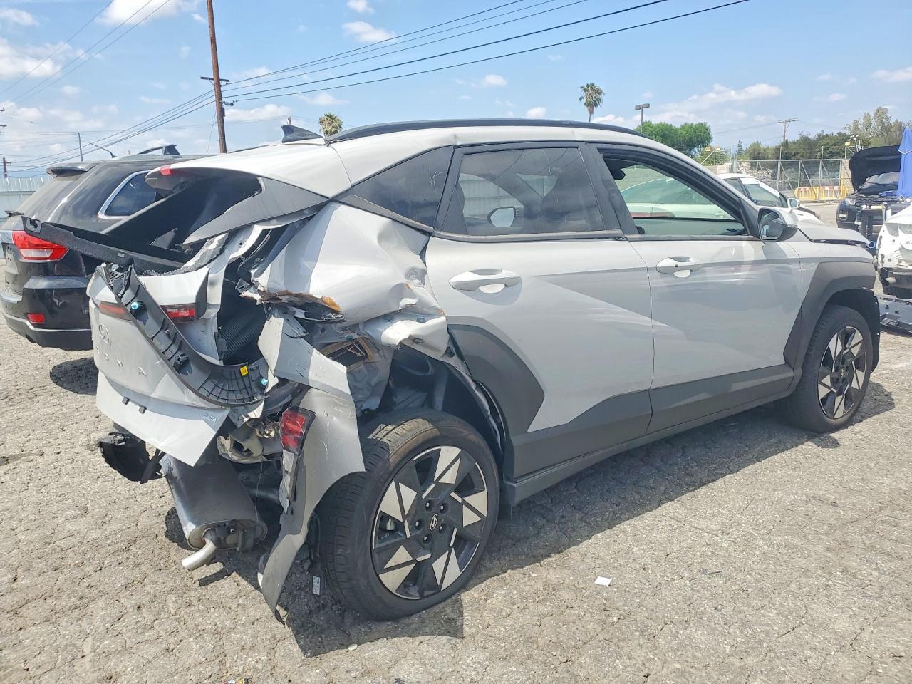 2025 HYUNDAI KONA SEL — Фото 3 из 13