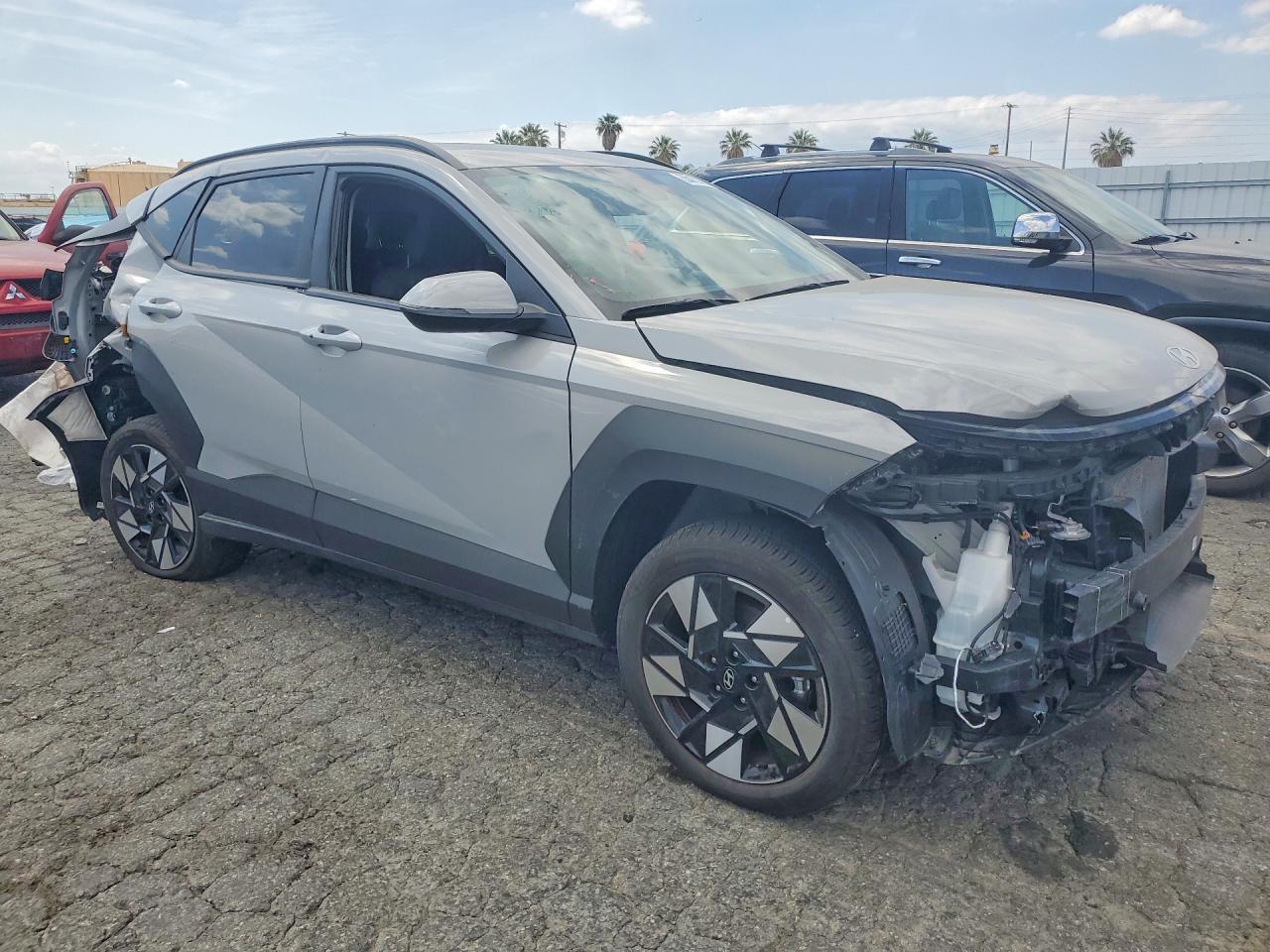 2025 HYUNDAI KONA SEL — Фото 4 из 13