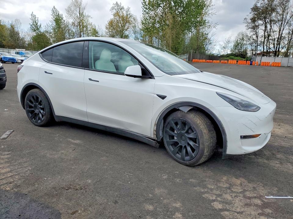 7SAYGDED0SF281595 2025 TESLA MODEL Y photo no. 4