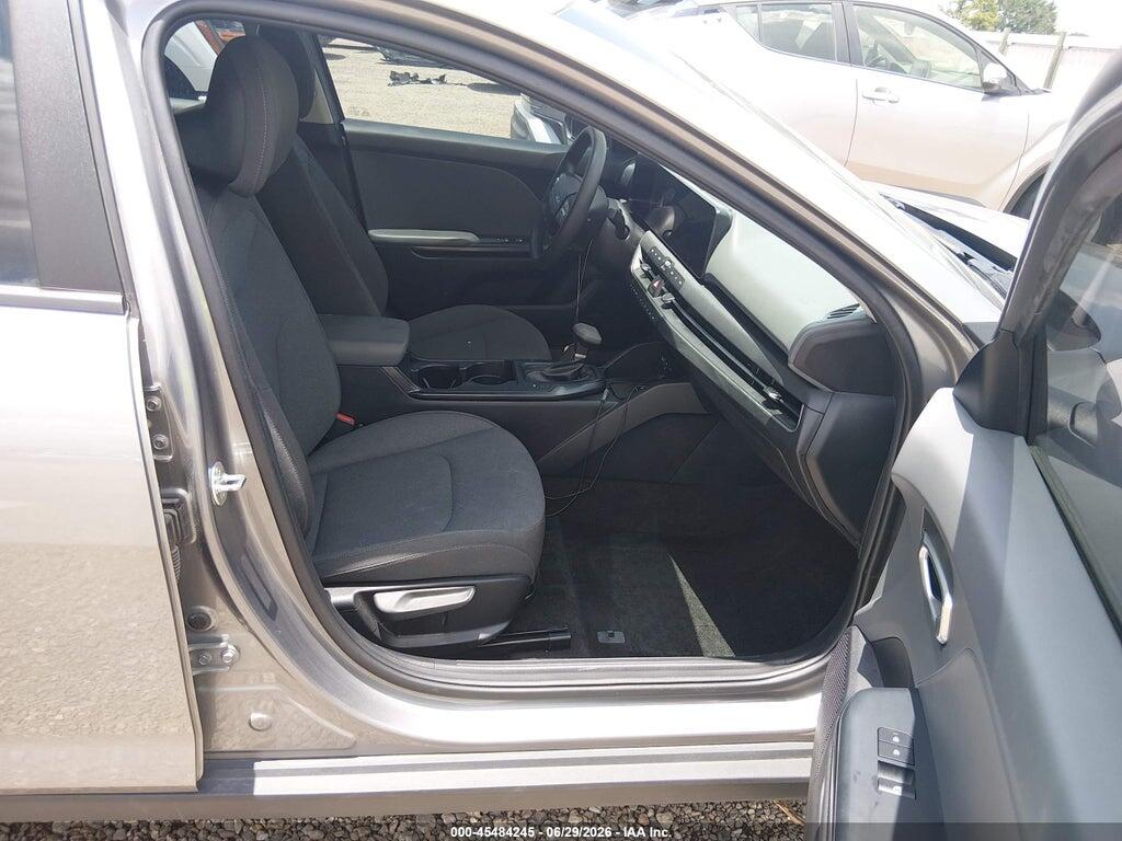 3KPFT4DE4SE018185 2025 KIA K4 photo no. 5