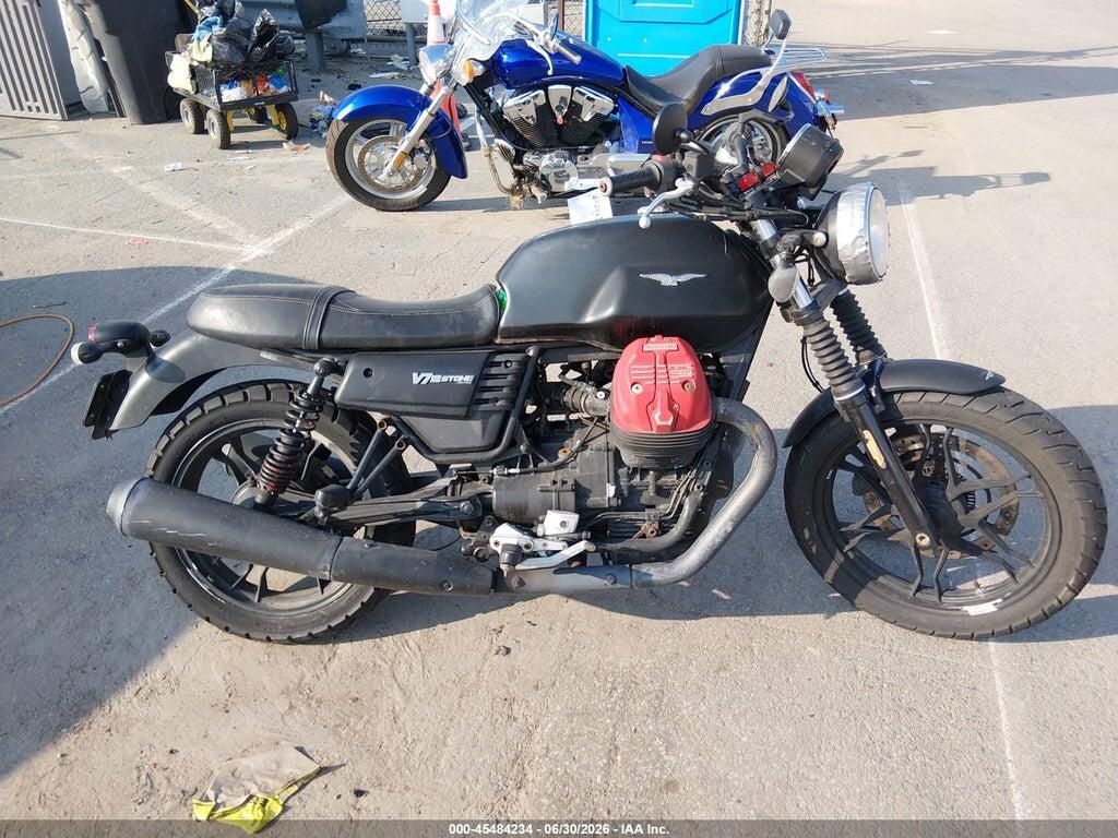 ZGULDU003HM000195 2017 MOTO GUZZI V7 III photo no. 12