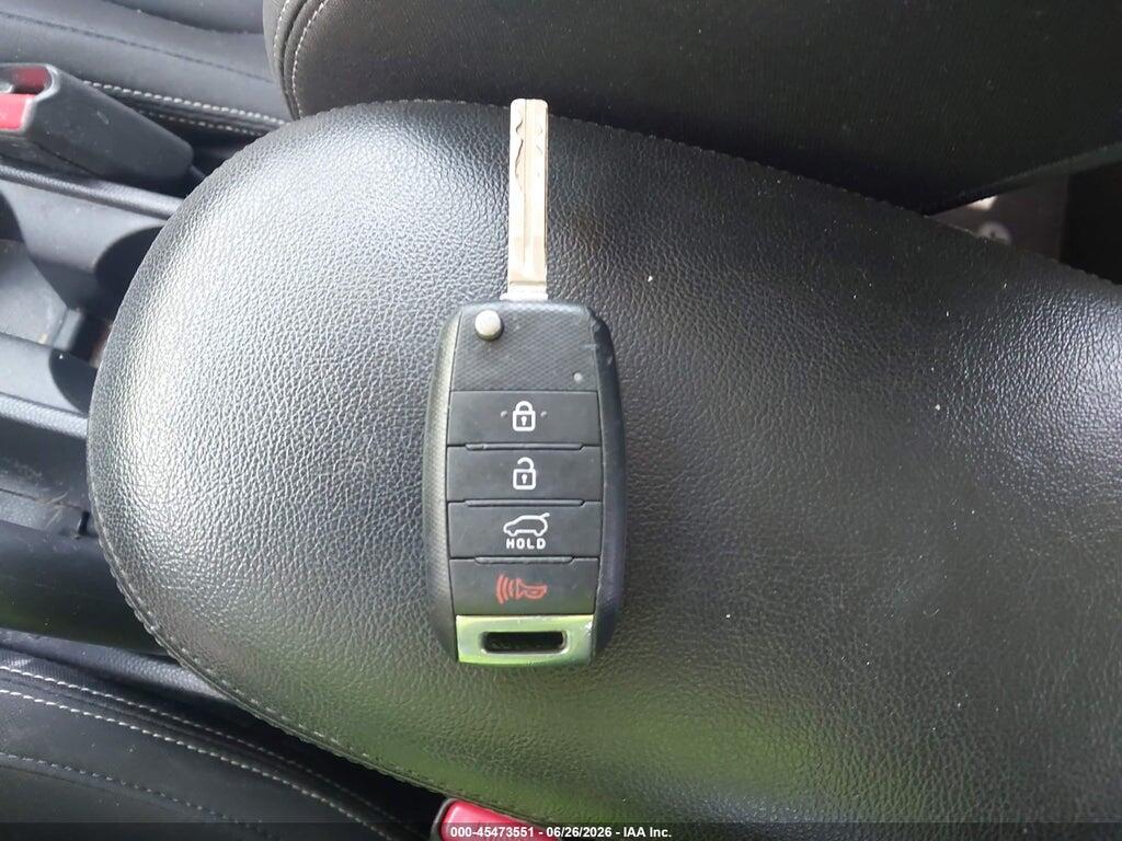 KNDJN2A29G7834898 2016 KIA SOUL photo no. 11