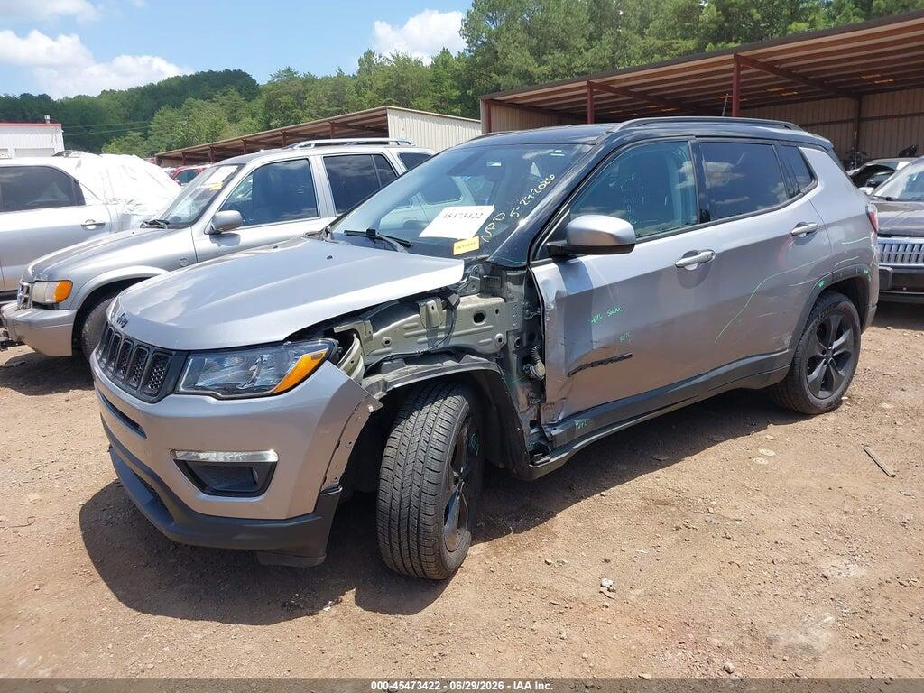3C4NJCBB2JT462521 2018 JEEP COMPASS photo no. 2