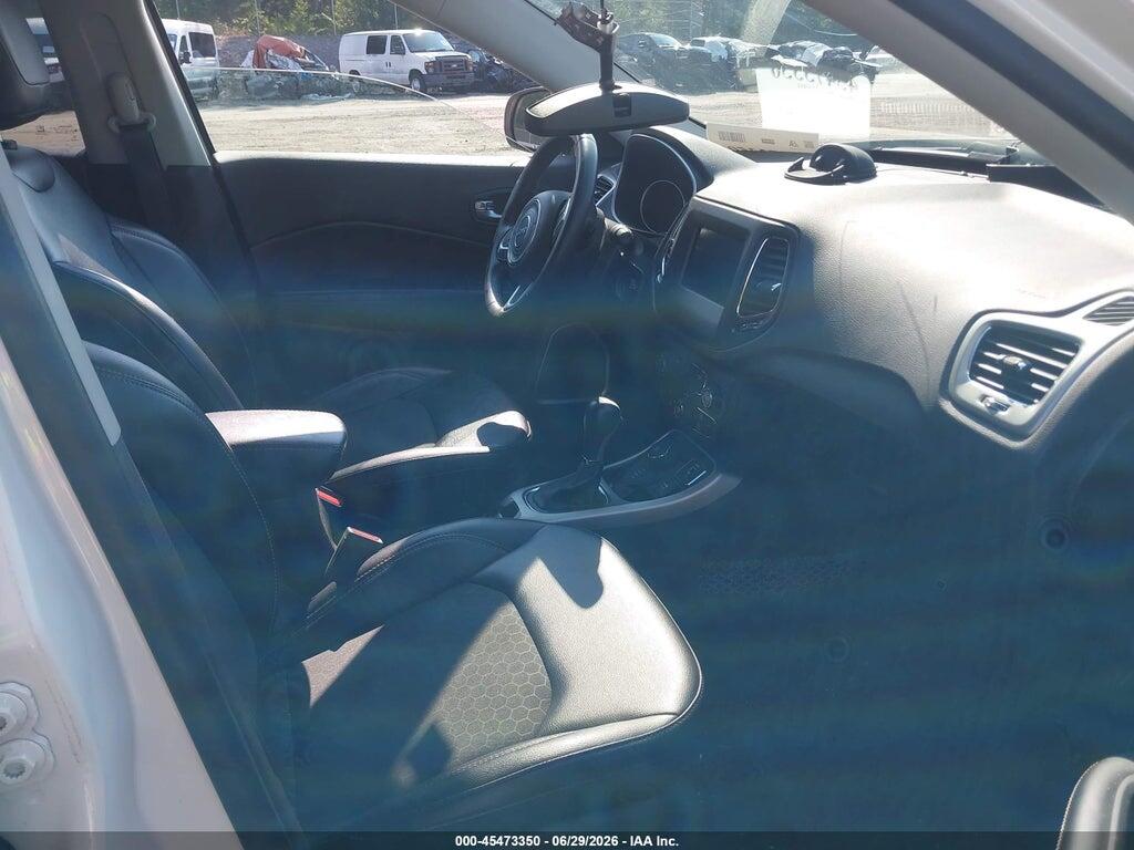 3C4NJDBB4KT670052 2019 JEEP COMPASS photo no. 5