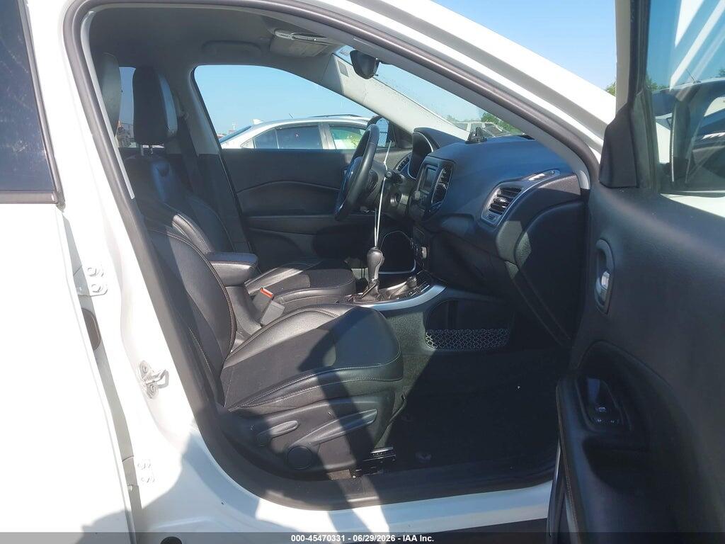 3C4NJDBBXJT113077 2018 JEEP COMPASS photo no. 5